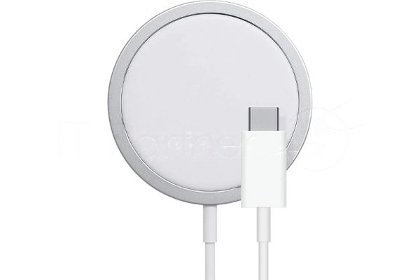 Беспроводное сетевое зарядное устройство Qumo Qi15w (Charger 0046) c поддержкой MagSafe для iPhone