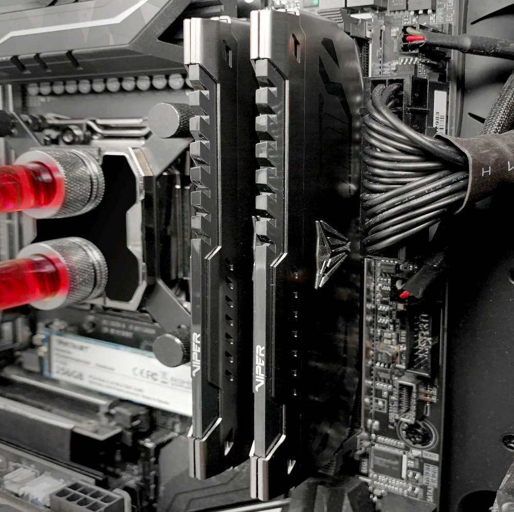 Оперативная память Patriot Viper Steel, DDR4, 32GB (2x16GB), 3600MHz, CL18, DIMM, радиатор, черный