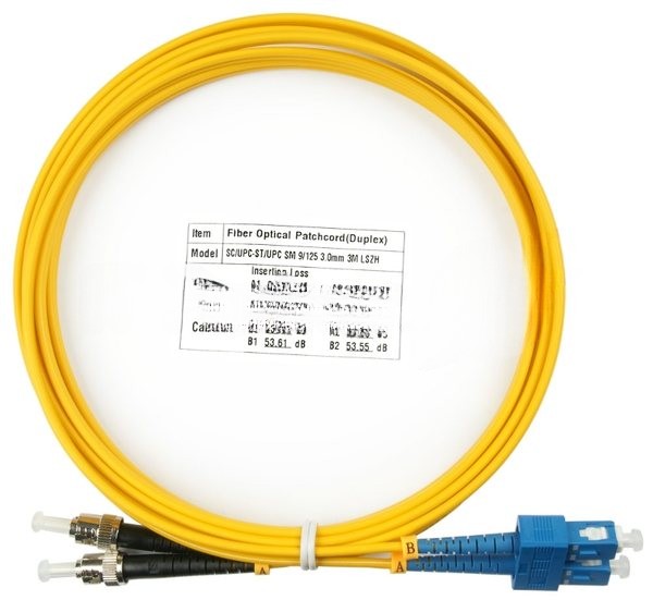 Патч-корд оптический Cabeus Tight Buffer FOP(d)-9-SC-ST-3m Duplex ST/SC, OS2 9/125, LSZH, 3м, Ø 3мм, чёрный хвостовик, цвет: жёлтый