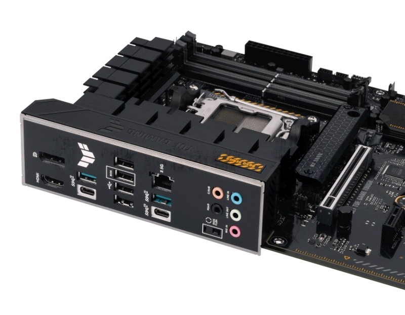 Материнская плата ASUS TUF GAMING B650-PLUS, AM5, AMD B650, 4xDDR5, 4xSATA, 3xM.2, 1xPCIe 4.0 x16, 1xPCIe 4.0 x4, 2xPCIe x1, DisplayPort, HDMI, 1x2.5Gb LAN, USB Type-C, 5x3.5 мм, 7.1, ATX