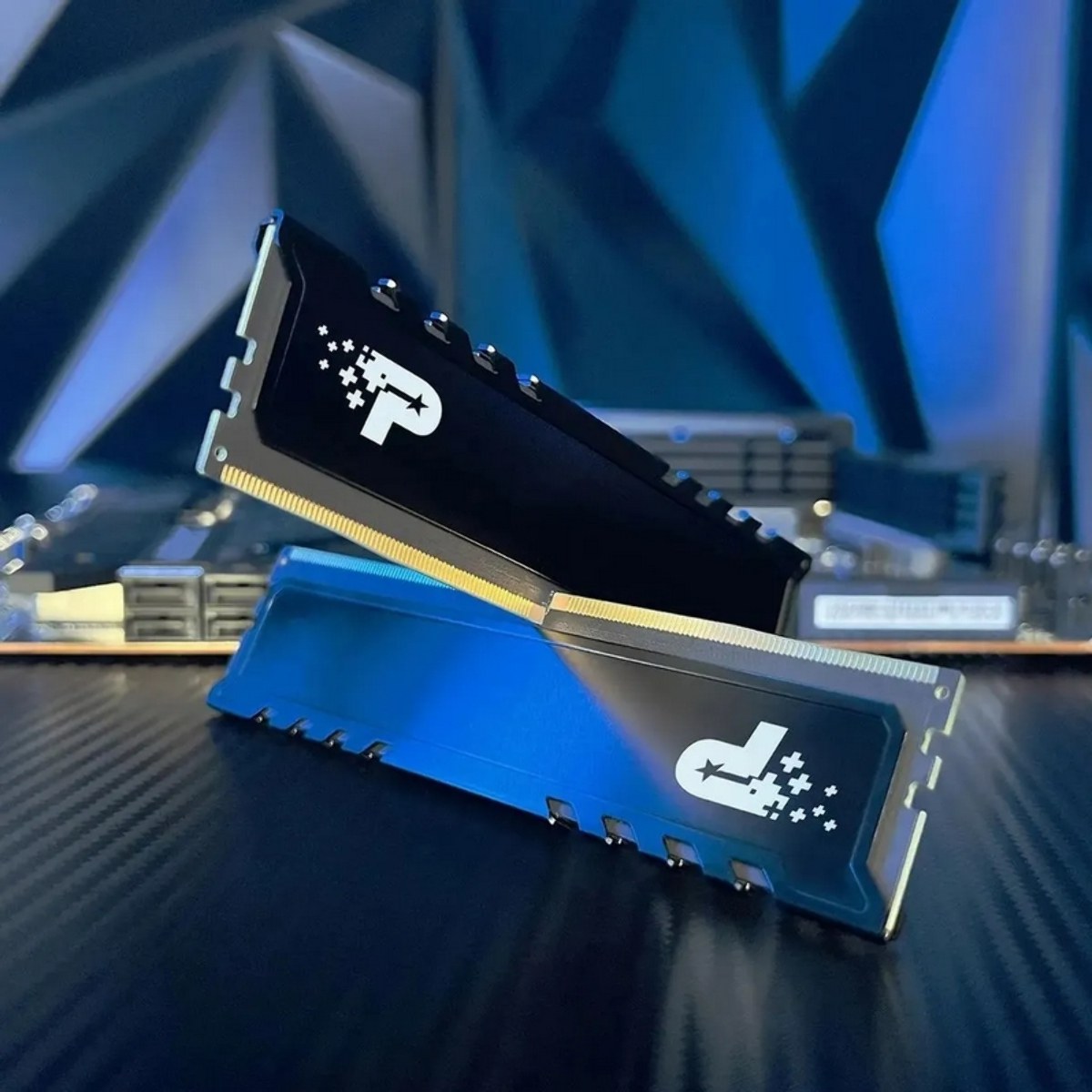 Оперативная память Patriot Signature Premium, DDR5, 32Gb (2x16 Gb), 5600 MHz, CL46, DIMM, радиатор, черный