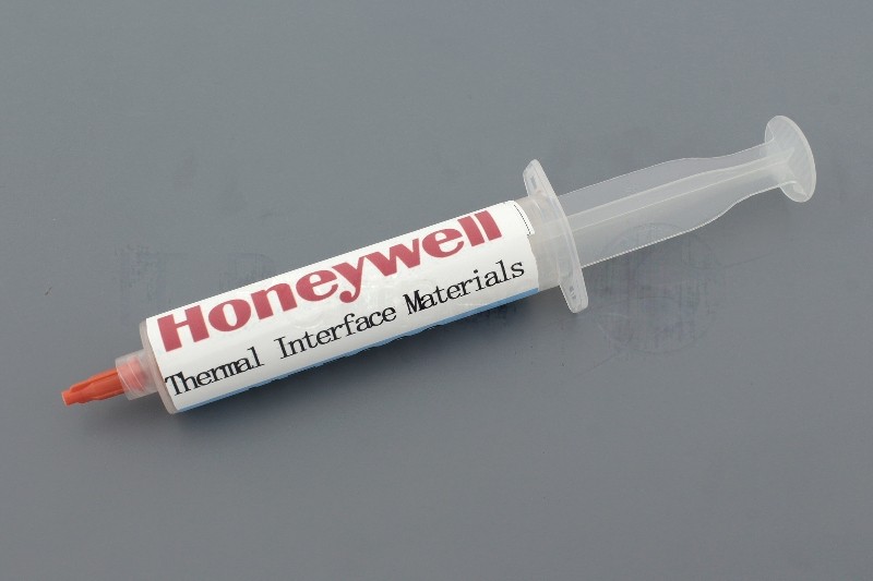 Жидкая термопрокладка Honeywell HT-7000, 30 г, 7.0 Вт/(м·К), шприц